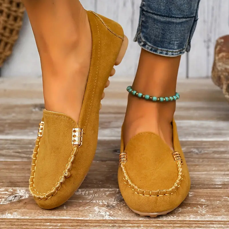 Amelia - Casual Women's Comfort Loafers with Stitched Moc Toe and Flexible Sole
