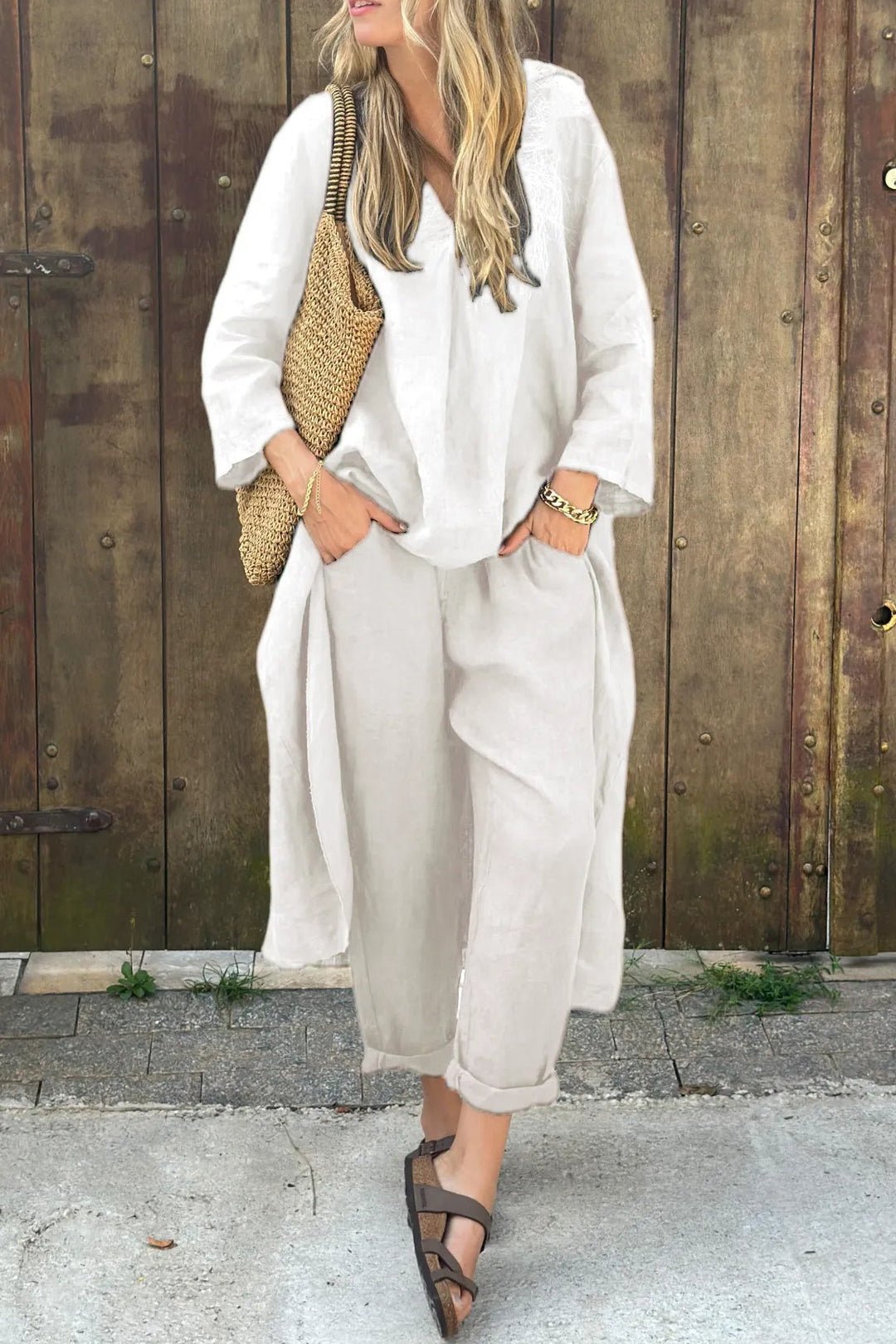 Daisy - Casual Women's Linen Co-ord Set with V-Neck and Wide-Leg Trousers