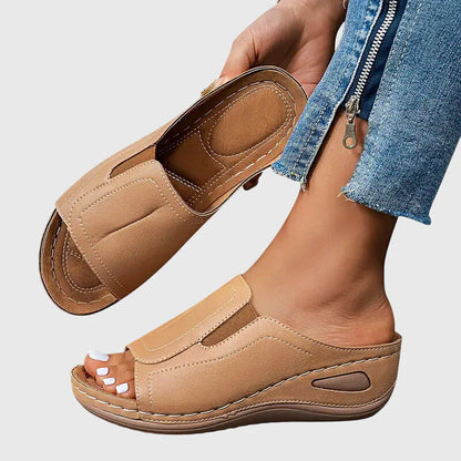 Evie - Relaxed Women's Orthopedic Wedge Mule Sandals with Panelled Upper and Cushioned Footbed
