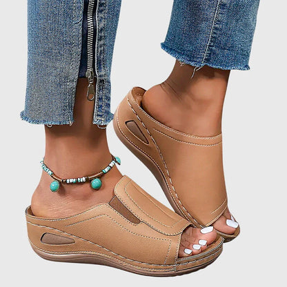 Evie - Relaxed Women's Orthopedic Wedge Mule Sandals with Panelled Upper and Cushioned Footbed