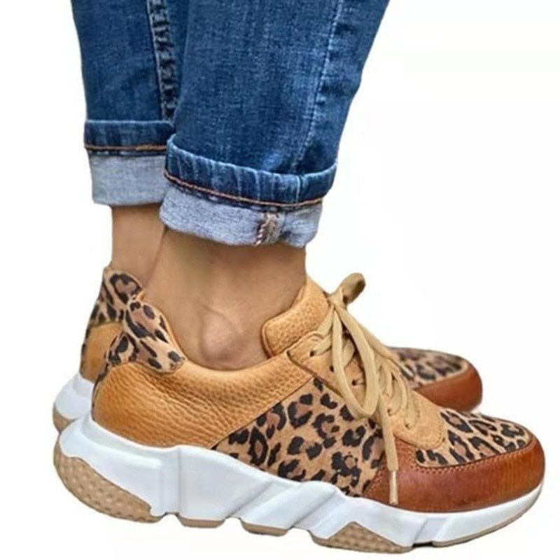 June - Trendy Women's Orthopedic Trainers with Chunky Sole and Lace-Up Design