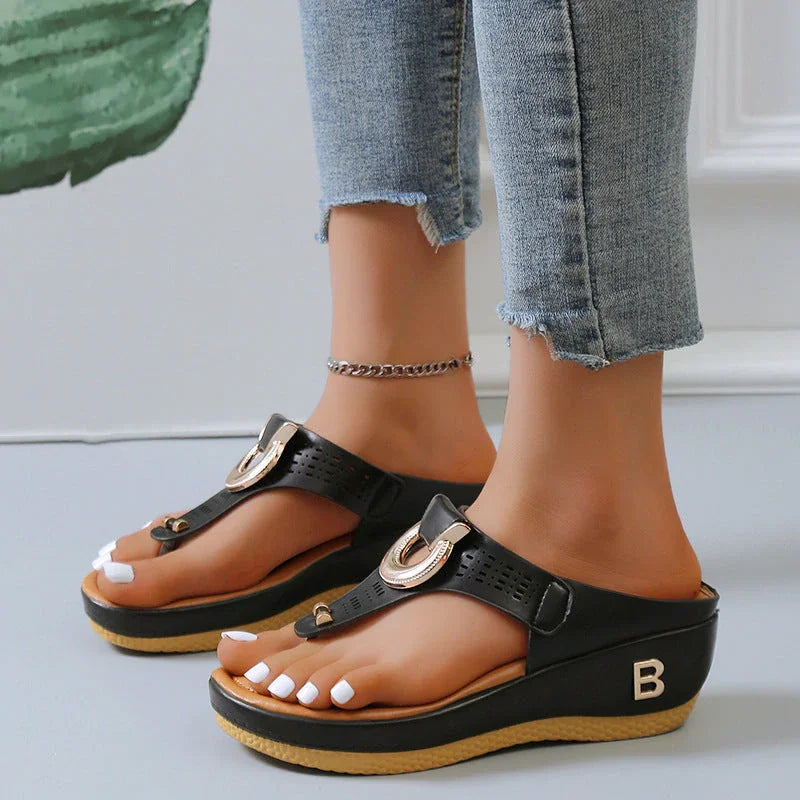 Poppy - Chic Comfort Sandals for Women with Gold Ring Buckle