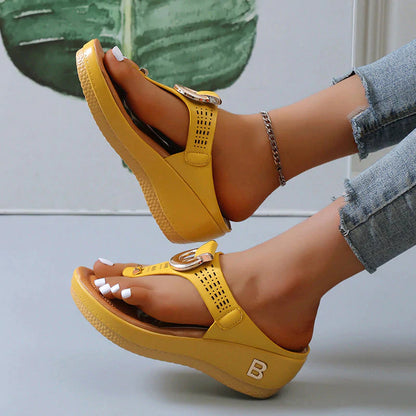 Poppy - Chic Comfort Sandals for Women with Gold Ring Buckle